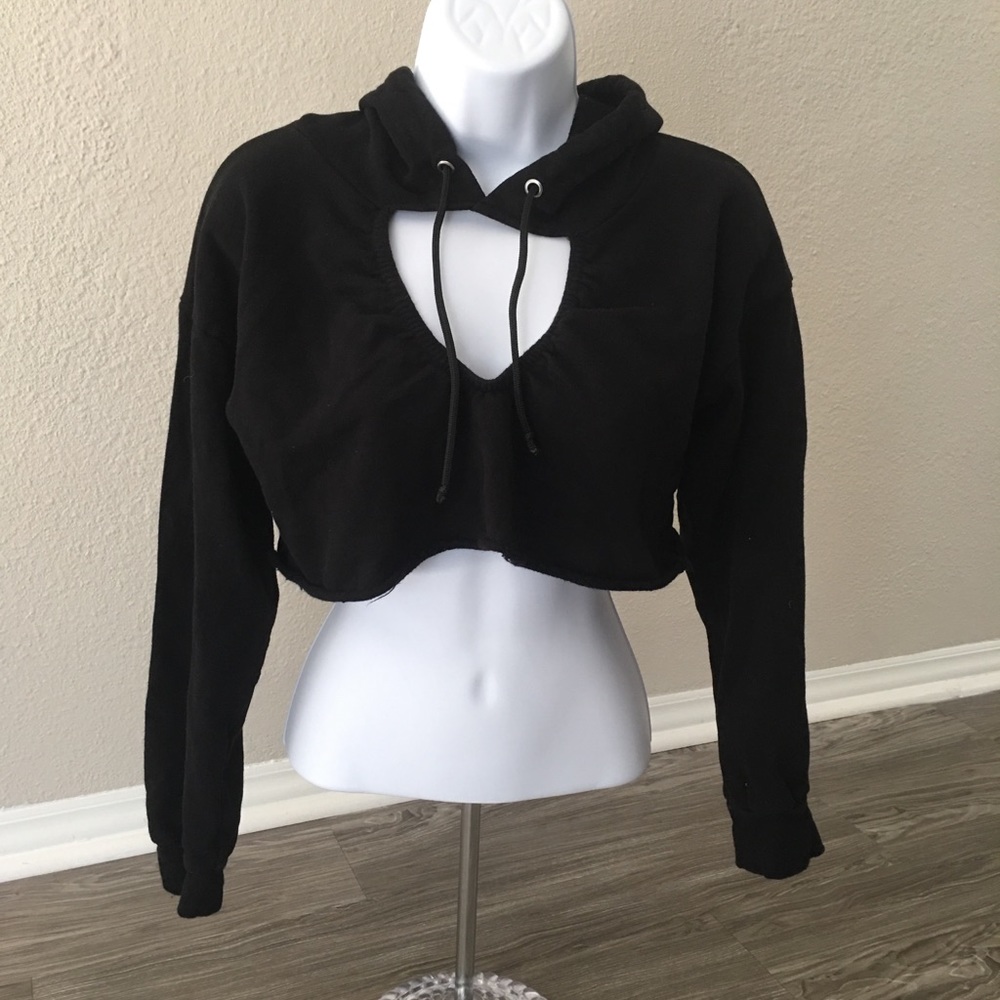 PrettyLittleThing Black Hoodie Crop Top
